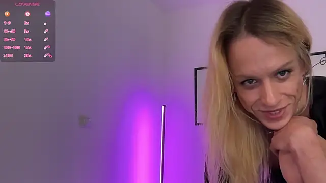 julia-01 online show from 11-15-25, 10:15