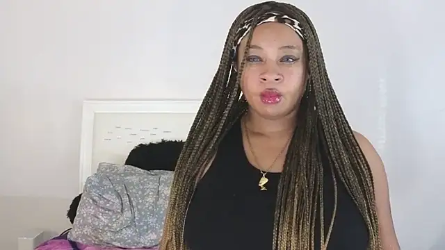 Snapshot of temptressbeauty24 chatting on 12-11-24, 01:39 temptressbeauty24 online show from 12-11-24, 01:39