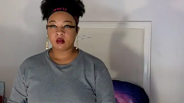 Snapshot of temptressbeauty24 chatting on 12-12-24, 04:59 temptressbeauty24 online show from 12-12-24, 04:59