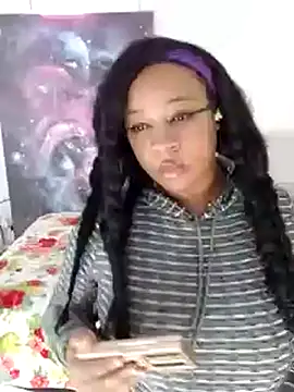 Snapshot of temptressbeauty24 chatting on 02-11-25, 11:44 temptressbeauty24 online show from 02-11-25, 11:44