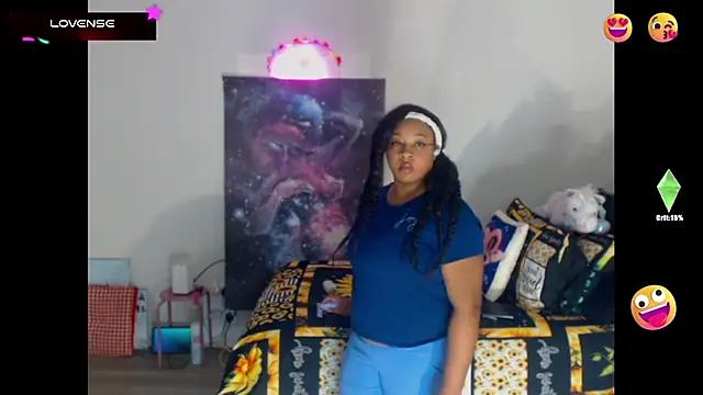Snapshot of temptressbeauty24 chatting on 02-13-25, 11:37 temptressbeauty24 online show from 02-13-25, 11:37