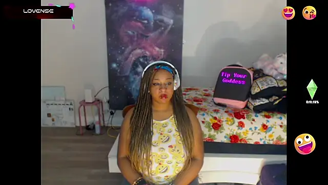 Snapshot of temptressbeauty24 chatting on 02-16-25, 05:26 temptressbeauty24 online show from 02-16-25, 05:26