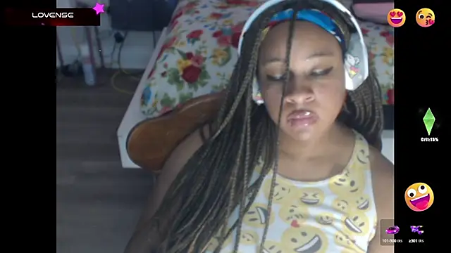 Snapshot of temptressbeauty24 chatting on 02-16-25, 08:33 temptressbeauty24 online show from 02-16-25, 08:33