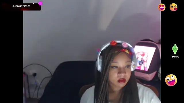 Snapshot of temptressbeauty24 chatting on 02-18-25, 12:48 temptressbeauty24 online show from 02-18-25, 12:48