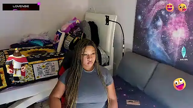 Snapshot of temptressbeauty24 chatting on 03-01-25, 01:11 temptressbeauty24 online show from 03-01-25, 01:11