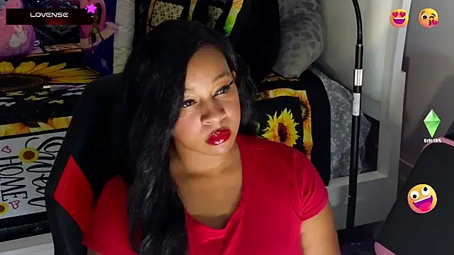 Snapshot of temptressbeauty24 chatting on 03-07-25, 04:13 temptressbeauty24 online show from 03-07-25, 04:13