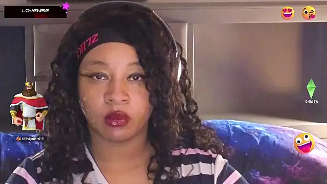 Snapshot of temptressbeauty24 chatting on 03-11-25, 01:05 temptressbeauty24 online show from 03-11-25, 01:05
