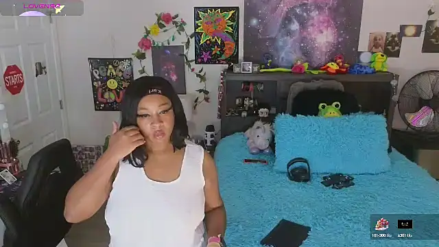 Snapshot of temptressbeauty24 chatting on 09-24-25, 01:09 temptressbeauty24 online show from 09-24-25, 01:09