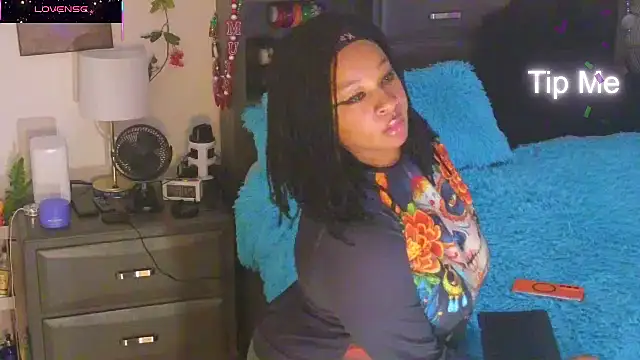 Snapshot of temptressbeauty24 chatting on 10-29-25, 04:04 temptressbeauty24 online show from 10-29-25, 04:04