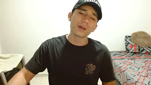 Snapshot of ChicoMaloFfF chatting on 04-29-26, 12:37 ChicoMaloFfF online show from 04-29-26, 12:37