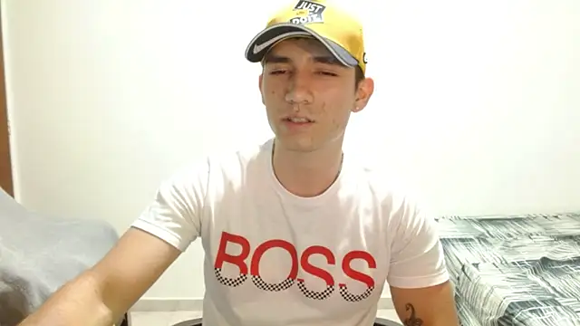 Snapshot of ChicoMaloFfF chatting on 06-12-26, 01:15 ChicoMaloFfF online show from 06-12-26, 01:15