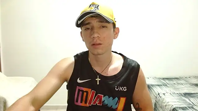 Snapshot of ChicoMaloFfF chatting on 06-14-26, 01:47 ChicoMaloFfF online show from 06-14-26, 01:47