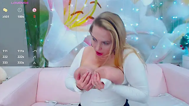 Lilly Diaz online show from 01-24-25, 10:43