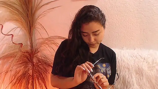  Kim  M online show from 04-09-26, 01:49