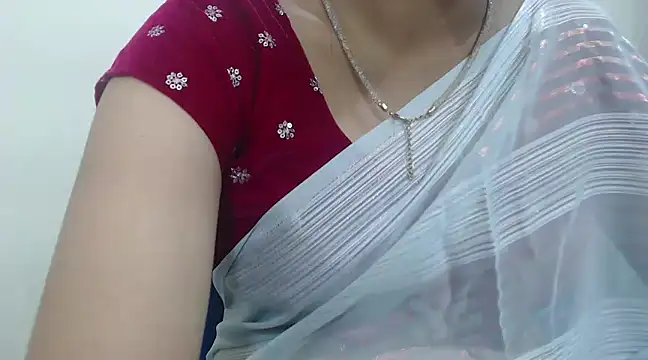 Snapshot of Lovely_Siri_23 chatting on 01-21-25, 11:03 Lovely Siri 23 online show from 01-21-25, 11:03