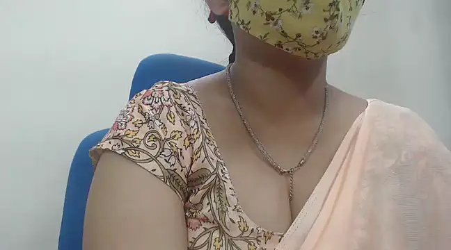 Snapshot of Lovely_Siri_23 chatting on 02-20-25, 10:04 Lovely Siri 23 online show from 02-20-25, 10:04