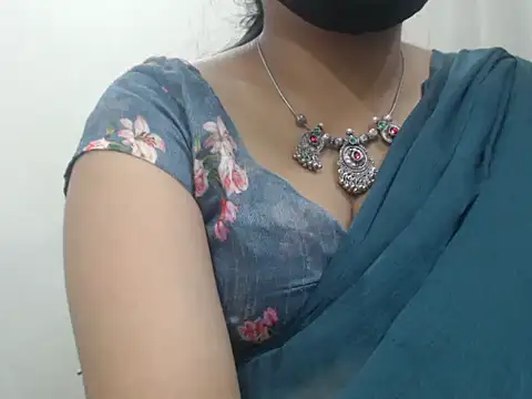 Lovely Siri 23 online show from 04-26-26, 07:55