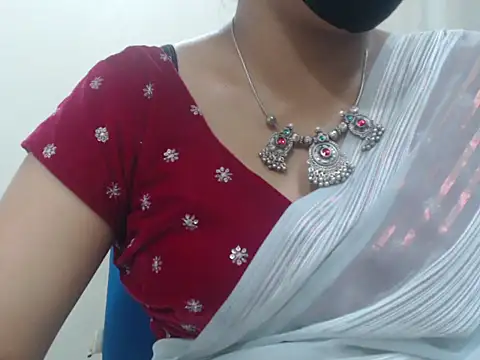 Snapshot of Lovely_Siri_23 chatting on 04-29-26, 08:18 Lovely Siri 23 online show from 04-29-26, 08:18