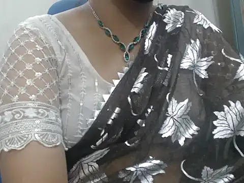 Snapshot of Lovely_Siri_23 chatting on 05-10-26, 10:37 Lovely Siri 23 online show from 05-10-26, 10:37