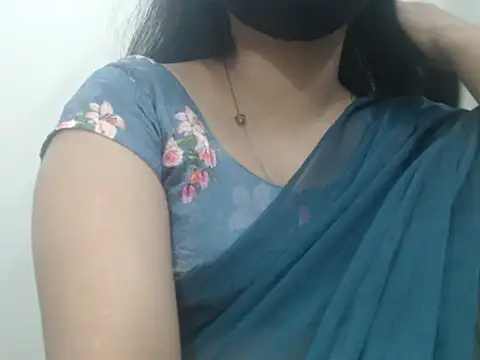 Snapshot of Lovely_Siri_23 chatting on 05-12-26, 05:10 Lovely Siri 23 online show from 05-12-26, 05:10