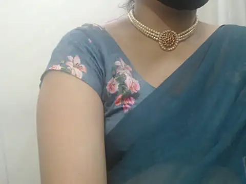 Snapshot of Lovely_Siri_23 chatting on 06-03-26, 12:24 Lovely Siri 23 online show from 06-03-26, 12:24