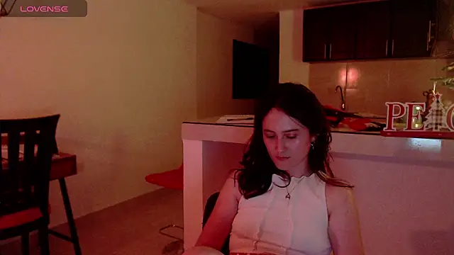 Snapshot of AlissonnFoxx chatting on 12-28-24, 01:39 AlissonnFoxx online show from 12-28-24, 01:39