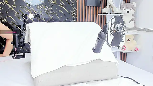  julyy  online show from 10-30-25, 08:20