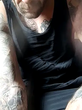 Snapshot of PIercingBoy38 chatting on 10-29-25, 10:39 PIercingBoy38 online show from 10-29-25, 10:39