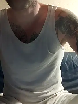 Snapshot of PIercingBoy38 chatting on 11-02-25, 02:58 PIercingBoy38 online show from 11-02-25, 02:58