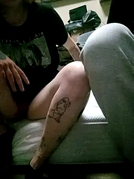 Snapshot of PIercingBoy38 chatting on 05-09-26, 08:47 PIercingBoy38 online show from 05-09-26, 08:47
