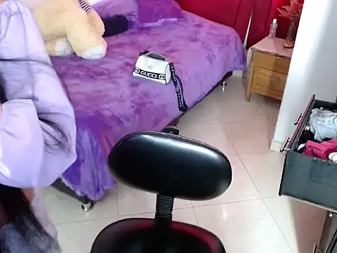 Tiffani Williams online show from 03-18-26, 08:34