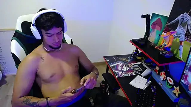 Snapshot of matias_bianco chatting on 11-26-25, 06:47 matias bianco online show from 11-26-25, 06:47