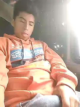 Snapshot of Alexander9827 chatting on 12-05-24, 08:00 Alexander9827 online show from 12-05-24, 08:00