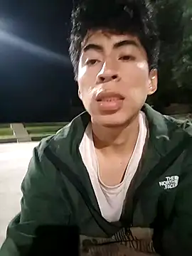 Snapshot of Alexander9827 chatting on 12-25-24, 12:37 Alexander9827 online show from 12-25-24, 12:37