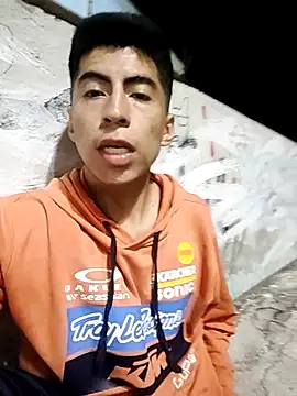 Snapshot of Alexander9827 chatting on 01-09-25, 12:35 Alexander9827 online show from 01-09-25, 12:35