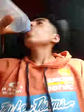 Snapshot of Alexander9827 chatting on 01-10-25, 04:51 Alexander9827 online show from 01-10-25, 04:51