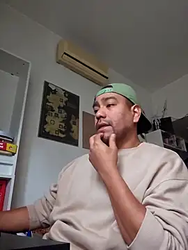 Snapshot of Motherandson chatting on 03-05-26, 08:21 Motherandson online show from 03-05-26, 08:21