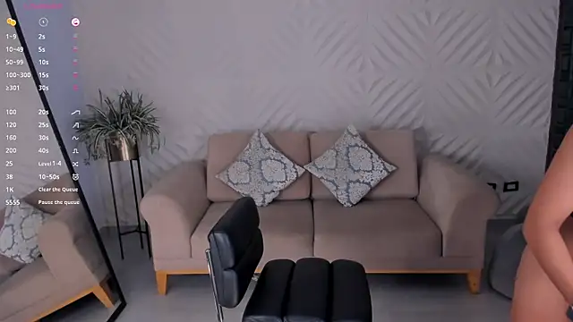 LizzHamilton   online show from 01-28-25, 12:57