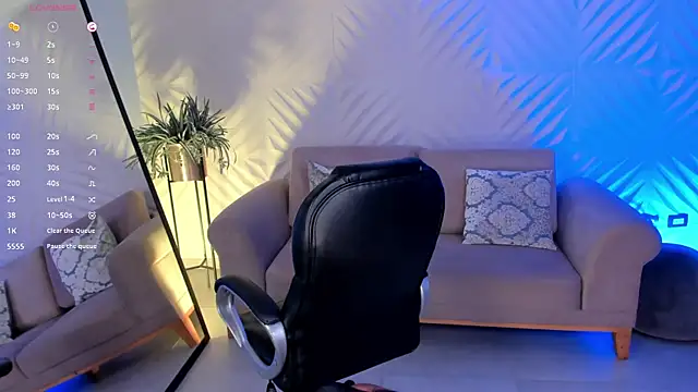 LizzHamilton   online show from 01-31-25, 02:58