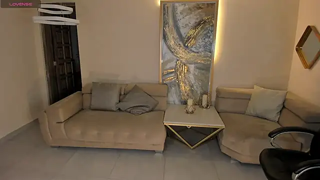 LizzHamilton   online show from 02-04-25, 11:06