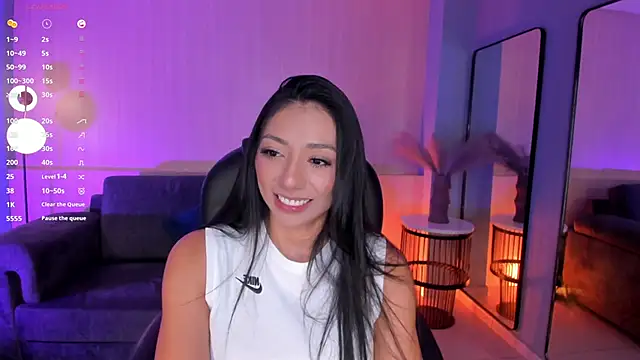 LizzHamilton   online show from 03-06-25, 08:37