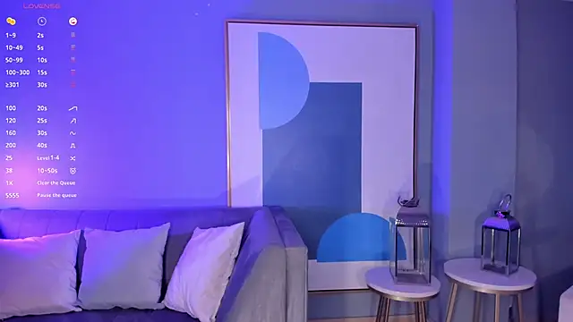 LizzHamilton   online show from 03-17-25, 09:02