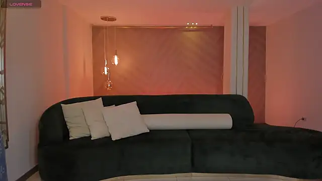 LizzHamilton   online show from 09-09-25, 08:52