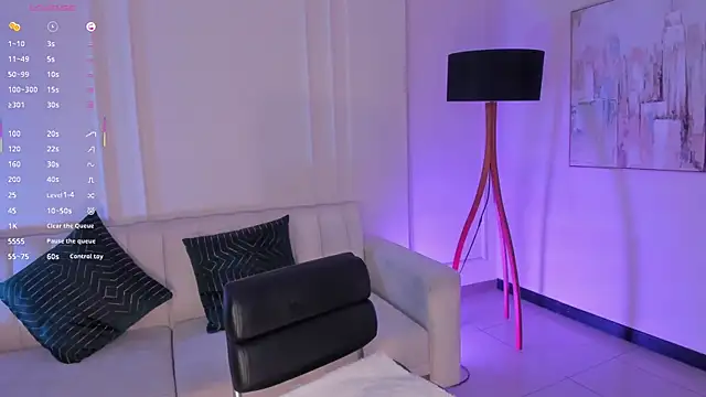 LizzHamilton   online show from 10-12-25, 07:13