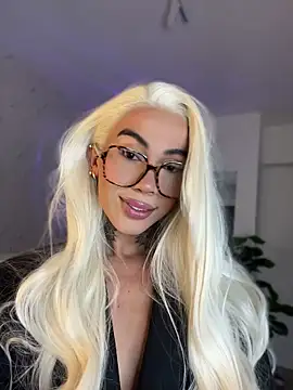 Miss sagitario online show from 04-22-26, 12:28