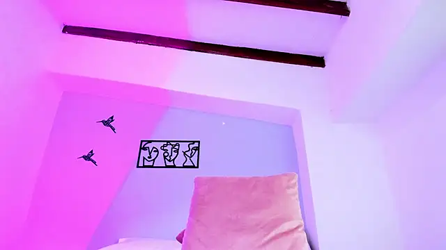 Laura Torres18 online show from 03-12-25, 12:31