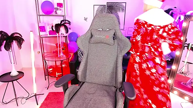 ReiYosimoto online show from 12-27-24, 02:54