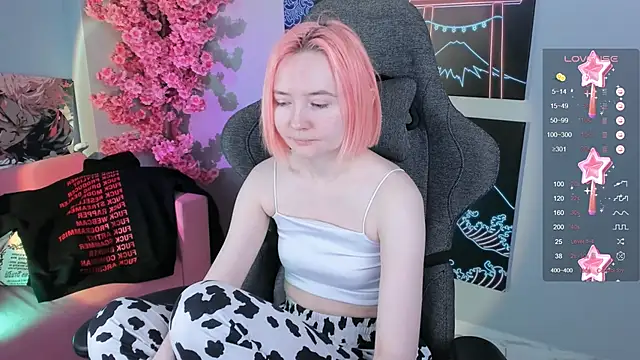 ReiYosimoto online show from 10-08-25, 12:03