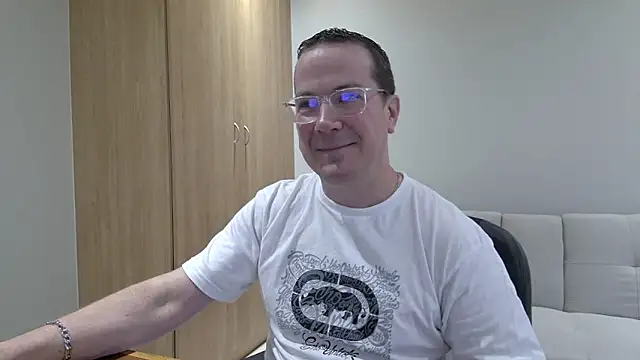 BrettJ81 online show from 11-10-25, 02:16