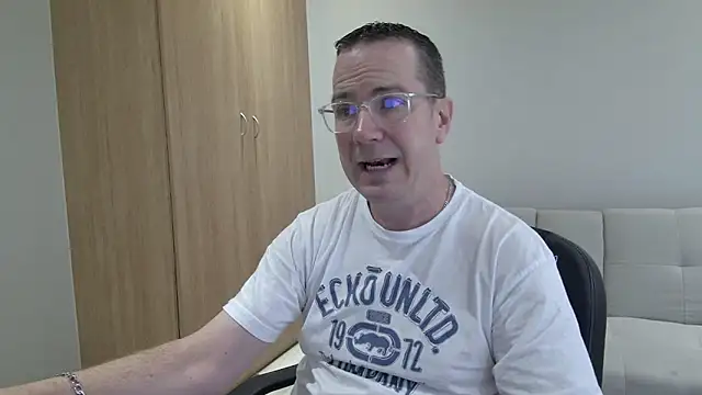 BrettJ81 online show from 03-08-26, 01:04